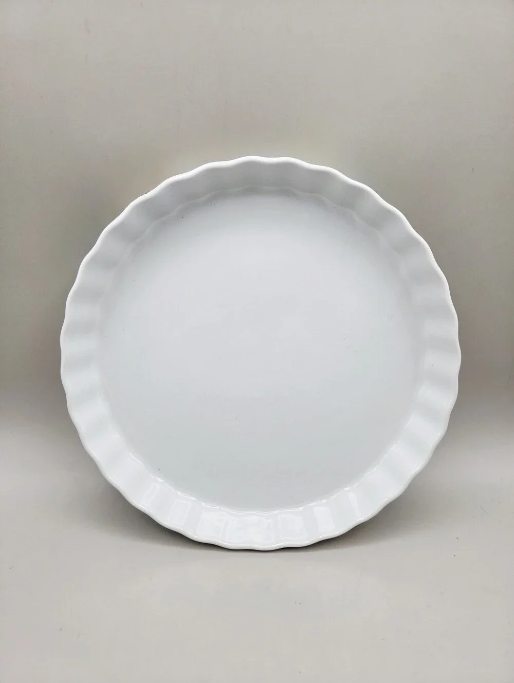 White Ceramic Pie Plate with Colorful Tropical Fruit on Outside Rim, NWOT